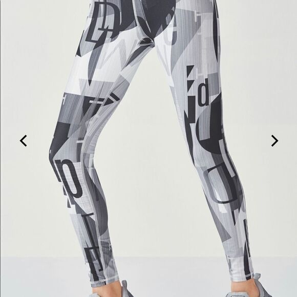 Fabletics Demi print high waisted leggings sz smal - Picture 1 of 9